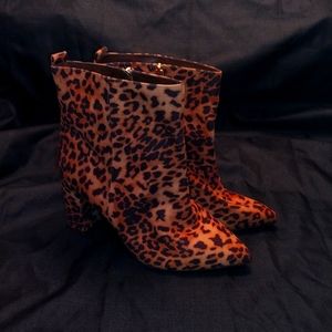 Leopard print heeled booties sz 11